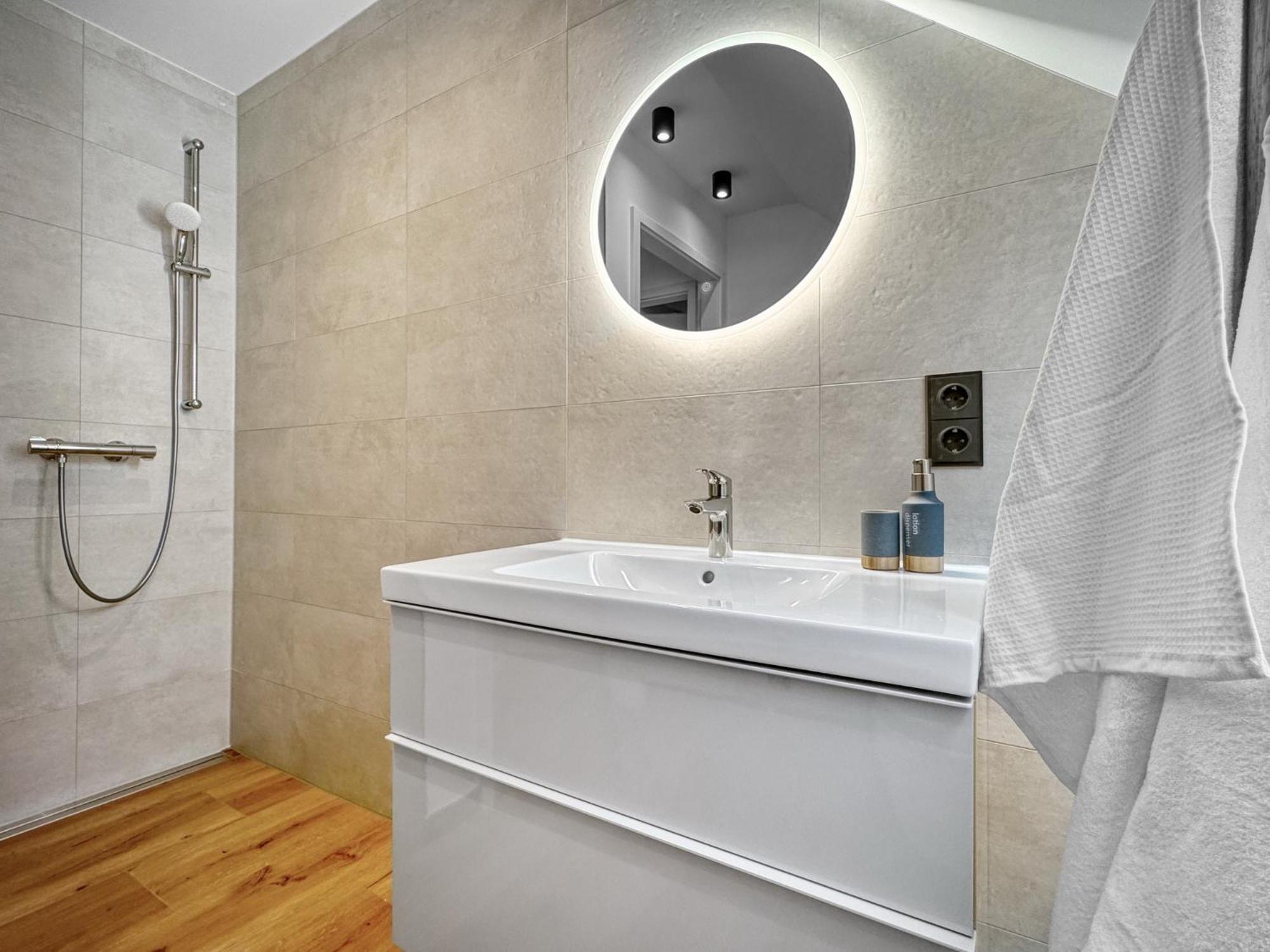 Cblue: Seeblick, Kamin, Wallbox, Natur Бентвиш Экстерьер фото